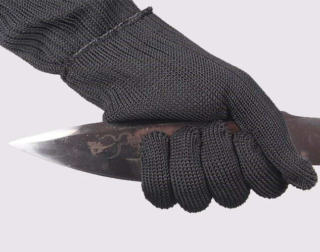 Protective gloves, metallized
